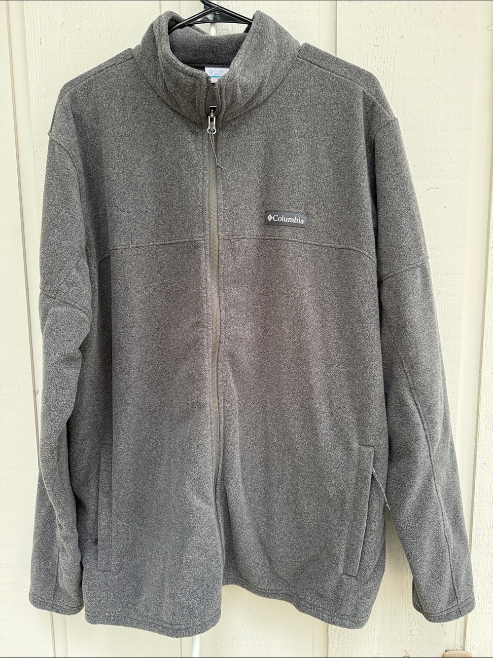 Columbia Men’s Charcoal Zip-Up Fleece XL